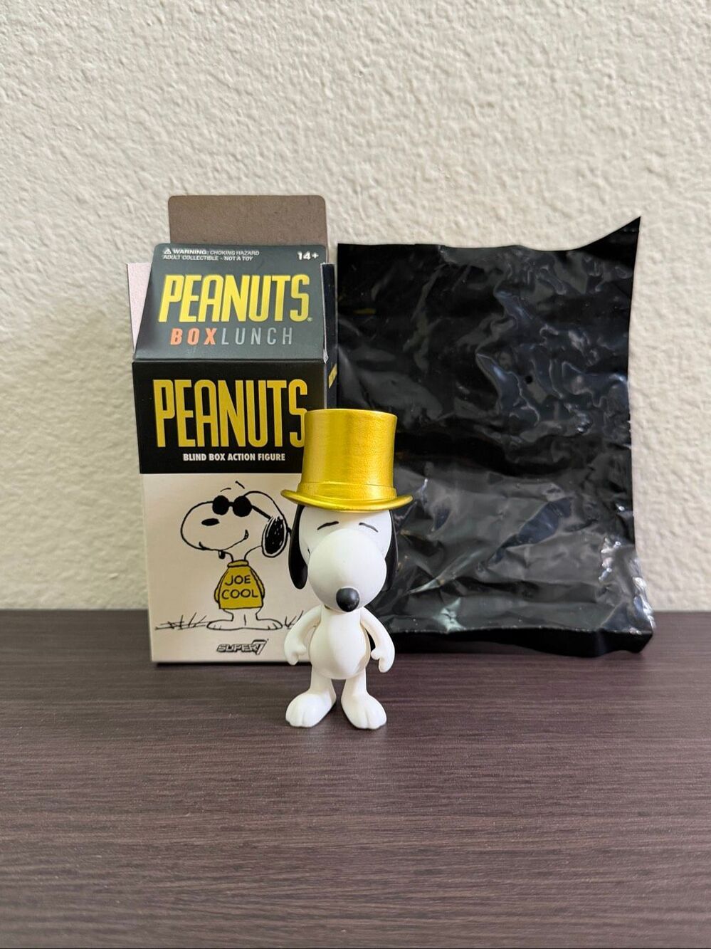 Super7 Peanuts ReAction Snoopy Blind Box Figure CHASE - Snoopy with Golden Hat